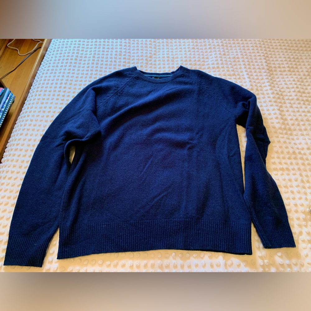 SOLD Men’s J. Crew Blue sweater, size Medium